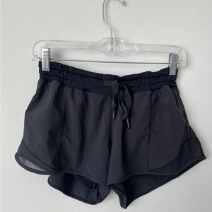 Lululemon Hotty Hot Short 4" Size 6